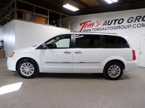 2015 Chrysler Town & Country Touring-L
