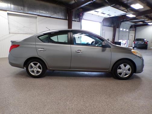 2013 Nissan Versa 1.6 SV