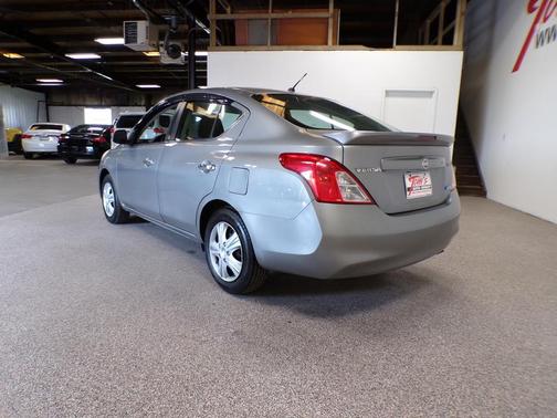 2013 Nissan Versa 1.6 SV