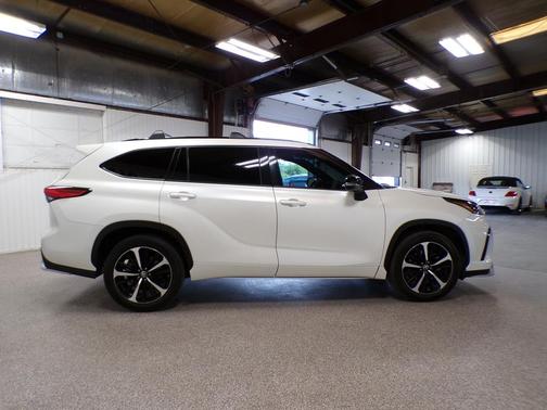 2021 Toyota Highlander XSE