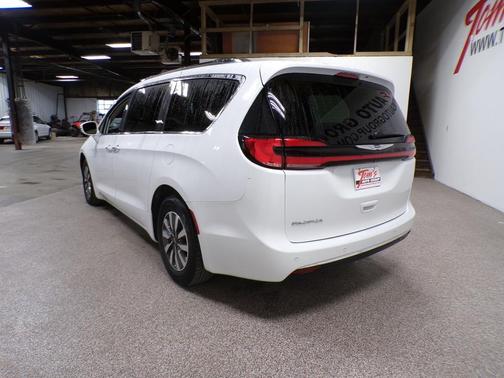 2021 Chrysler Pacifica Touring-L