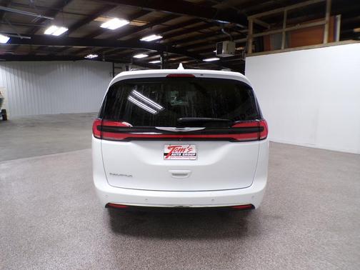 2021 Chrysler Pacifica Touring-L