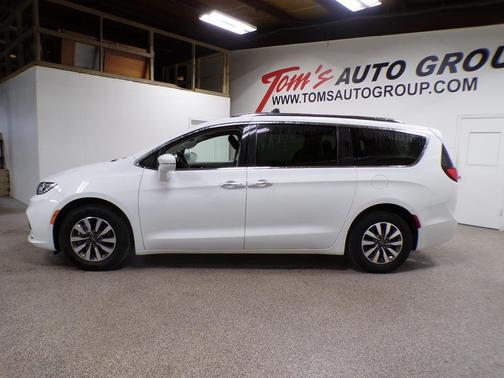 2021 Chrysler Pacifica Touring-L