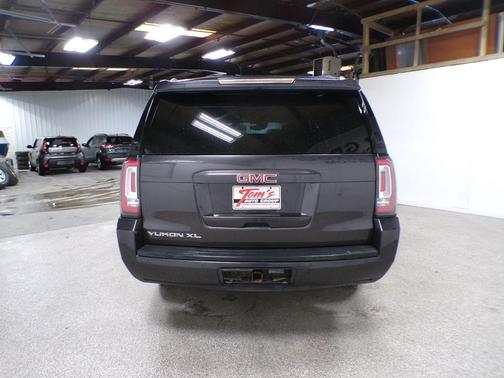 2017 GMC Yukon XL SLT