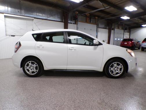 2010 Pontiac Vibe Base