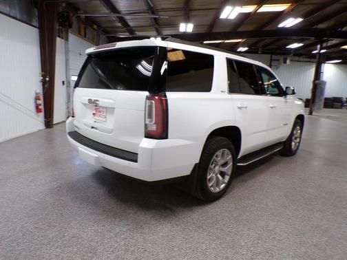 White 2018 GMC Yukon SLT