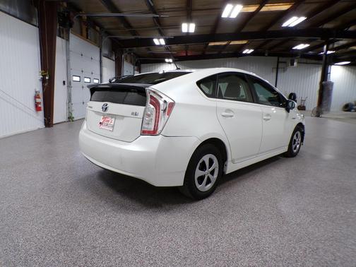 Blizzard Pearl 2013 Toyota Prius Two