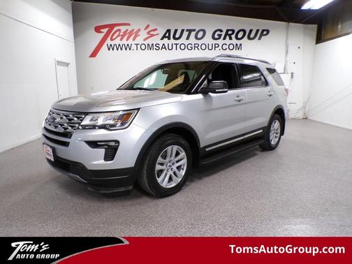 Ingot Silver Metallic 2019 Ford Explorer XLT