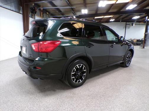 2019 Nissan Pathfinder SL