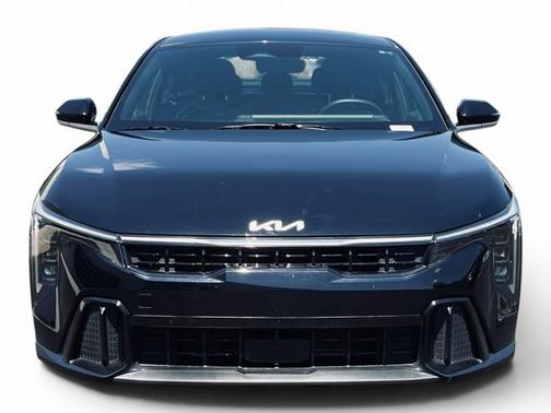 Aurora Black Pearl 2025 Kia K4 GT-Line