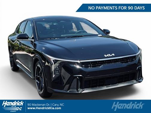 Aurora Black Pearl 2025 Kia K4 GT-Line