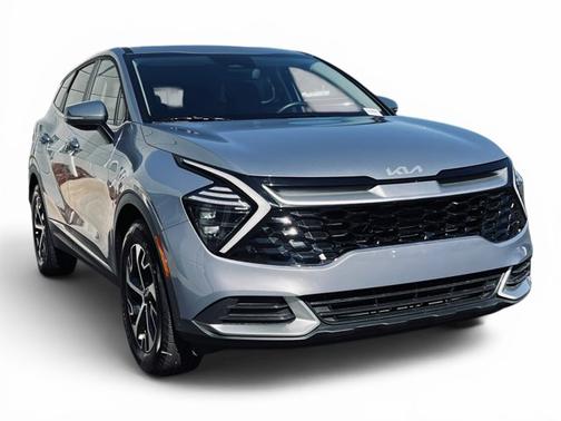 Everlasting Silver 2025 Kia Sportage EX