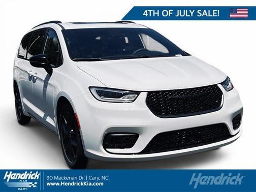 Bright White Clearcoat 2025 Chrysler Pacifica Limited
