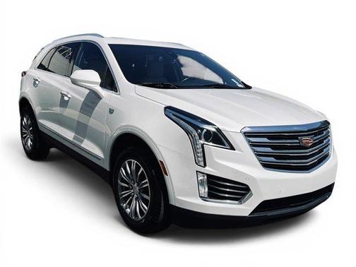 Crystal White Tri-Coat 2019 Cadillac XT5 Luxury
