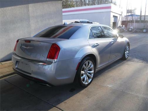 2017 Chrysler 300C Base