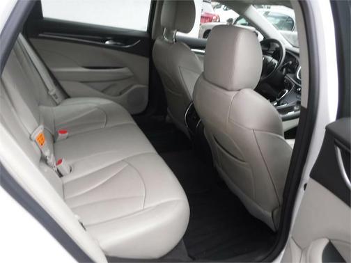 2017 Buick LaCrosse Essence