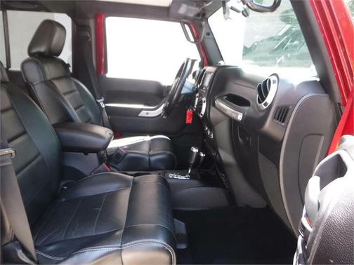 2012 Jeep Wrangler Unlimited Sahara