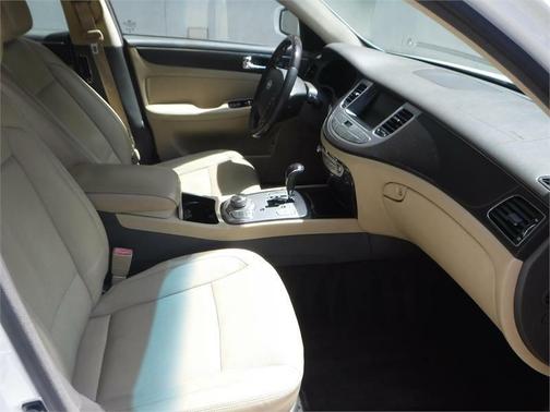 2011 Hyundai Genesis 4.6