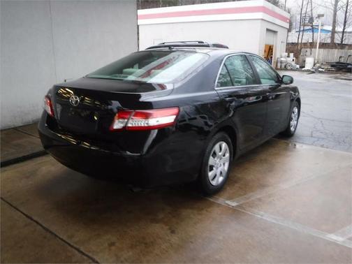 2010 Toyota Camry LE