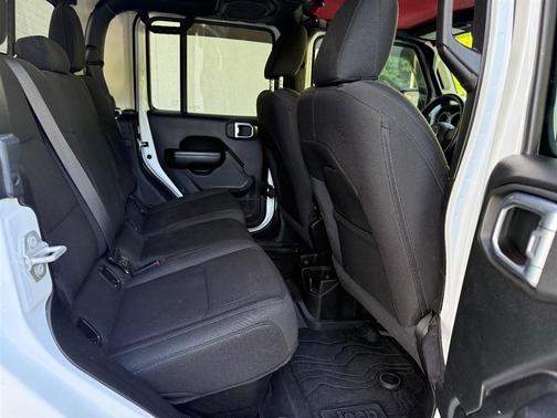 White 2021 Jeep Gladiator Sport