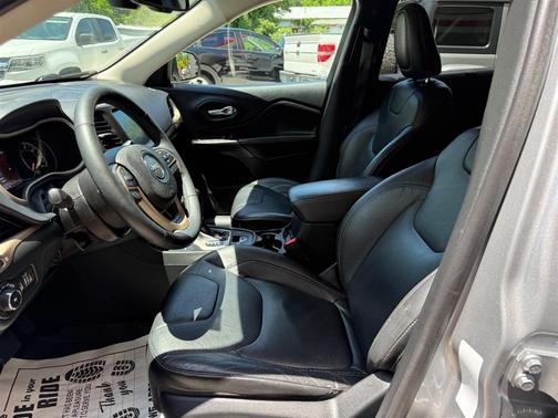 Silver 2014 Jeep Cherokee Limited