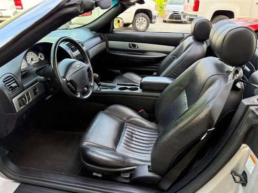 Silver 2005 Ford Thunderbird Deluxe