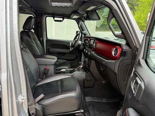 Silver 2020 Jeep Gladiator Rubicon