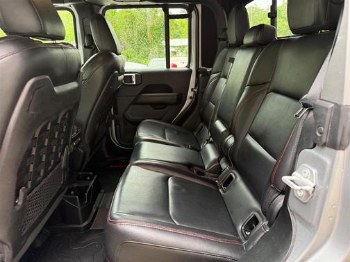 Silver 2020 Jeep Gladiator Rubicon
