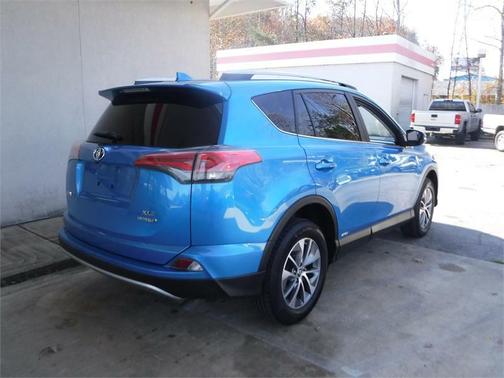 2017 Toyota RAV4 Hybrid XLE