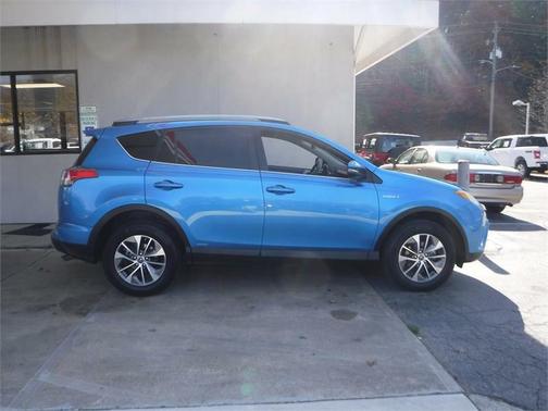 2017 Toyota RAV4 Hybrid XLE