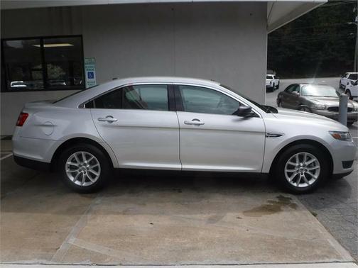 2014 Ford Taurus SE