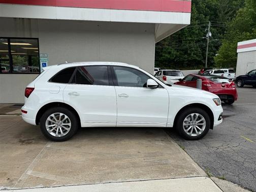 White 2016 Audi Q5 2.0T Premium
