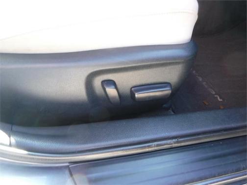 2013 Toyota Avalon XLE