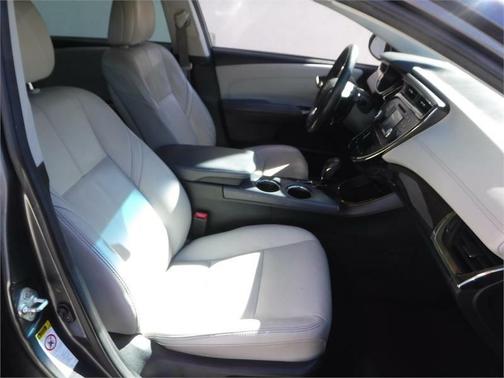 2013 Toyota Avalon XLE