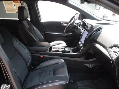 2022 Ford Edge ST