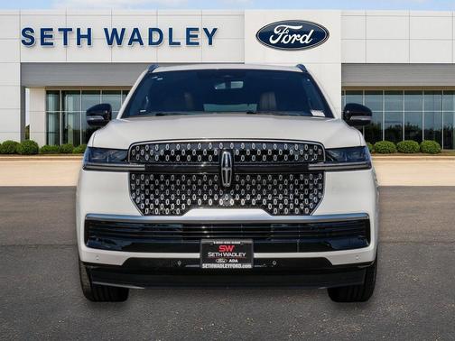 White Metallic 2026 Lincoln Navigator Reserve
