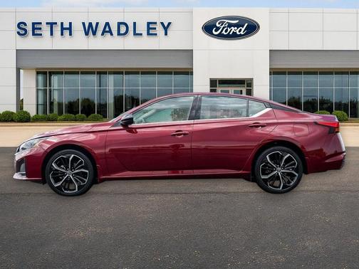 Scarlet Ember 2025 Nissan Altima SR