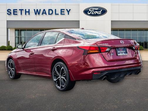 Scarlet Ember 2025 Nissan Altima SR