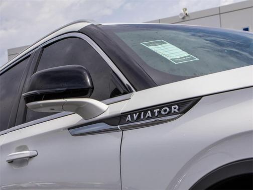 2023 Lincoln Aviator Standard AWD