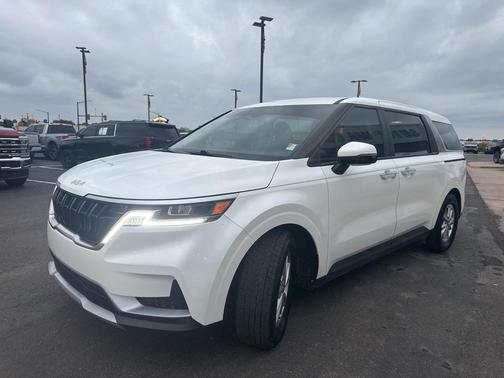 2024 Kia Carnival LX