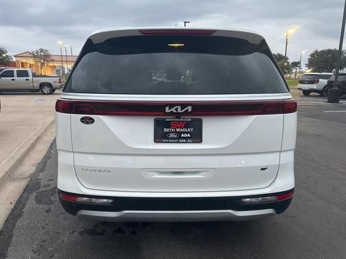 2024 Kia Carnival LX
