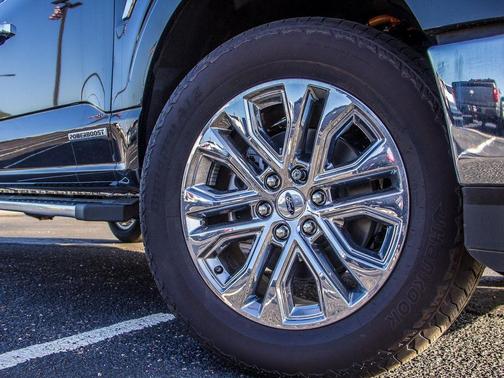 Agate Black Metallic 2025 Ford F-150 Lariat