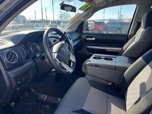 2017 Toyota Tundra SR5