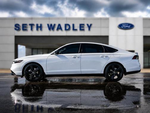 Platinum White Pearl 2025 Honda Accord Hybrid Sport-L