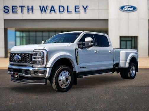 Oxford White 2023 Ford F-450 Lariat