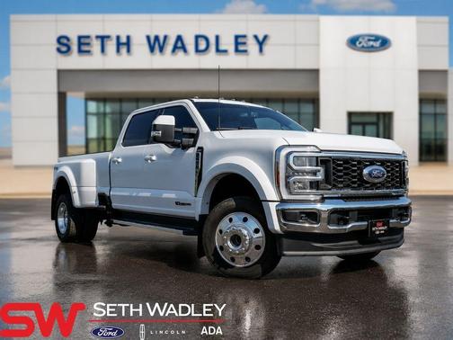 Oxford White 2023 Ford F-450 Lariat