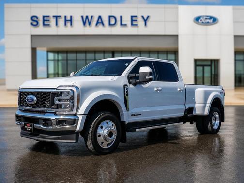 Oxford White 2023 Ford F-450 Lariat