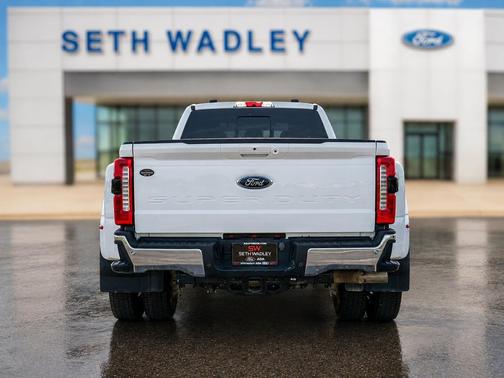 Oxford White 2023 Ford F-450 Lariat