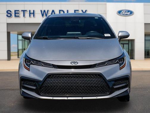 Classic Silver Metallic 2021 Toyota Corolla SE