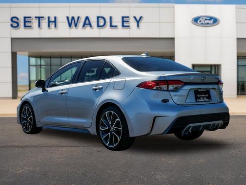 Classic Silver Metallic 2021 Toyota Corolla SE